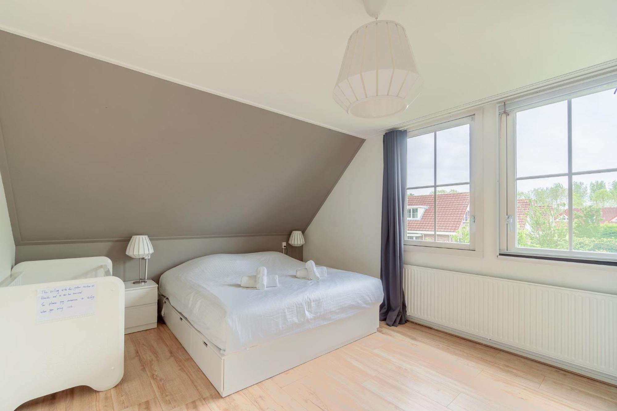 Comfort Villa For 8 People Zeewolde Exterior photo