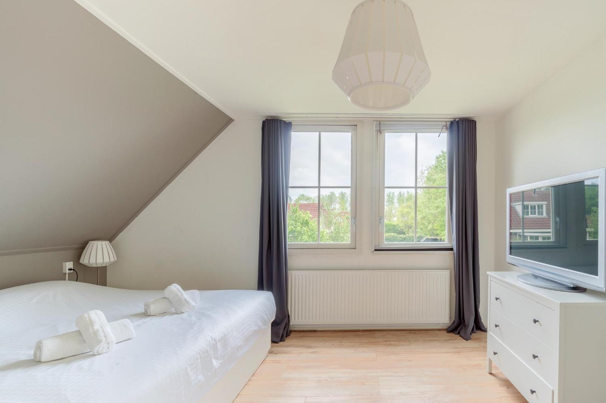 Comfort Villa For 8 People Zeewolde Exterior photo