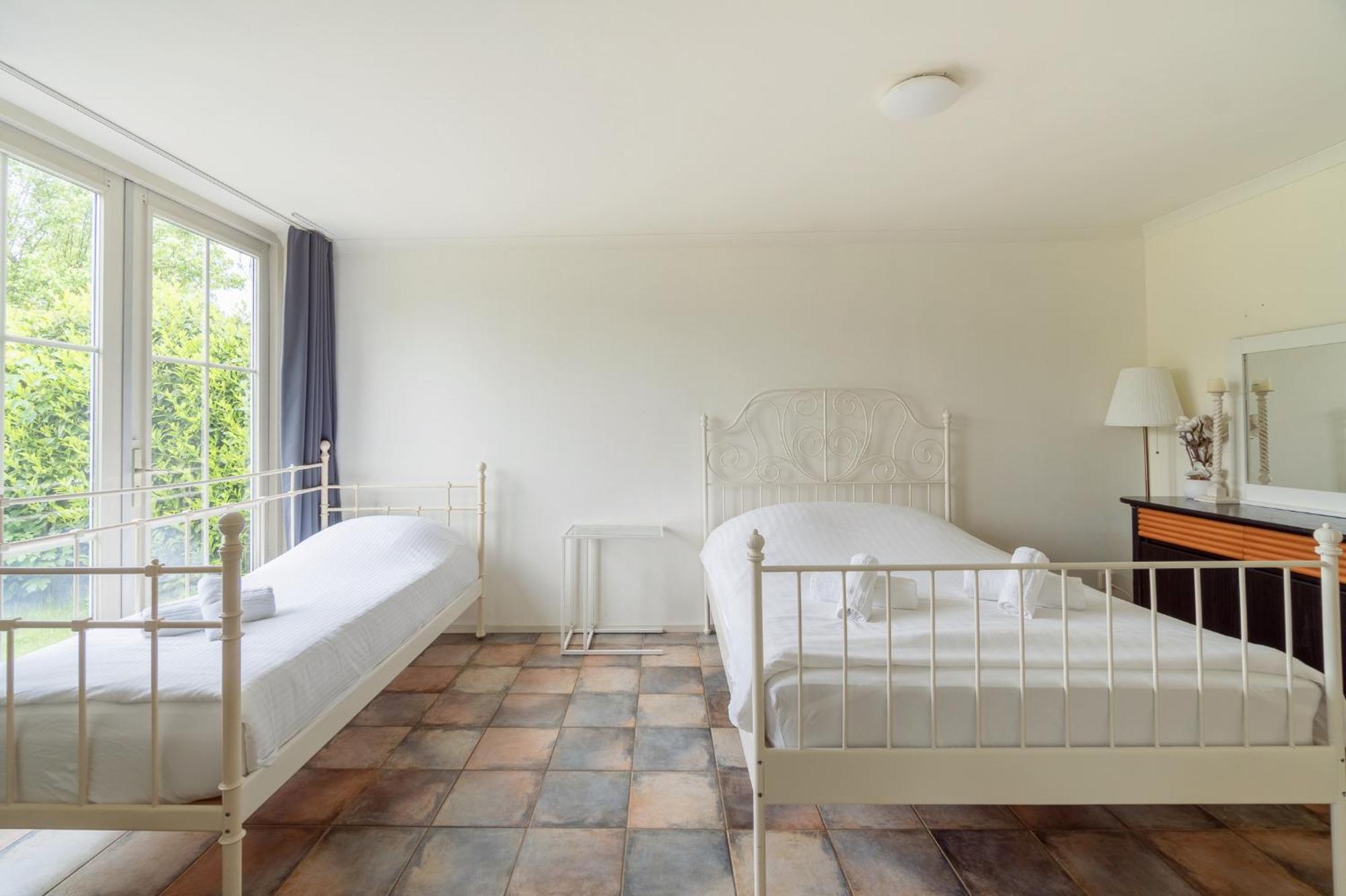 Comfort Villa For 8 People Zeewolde Exterior photo