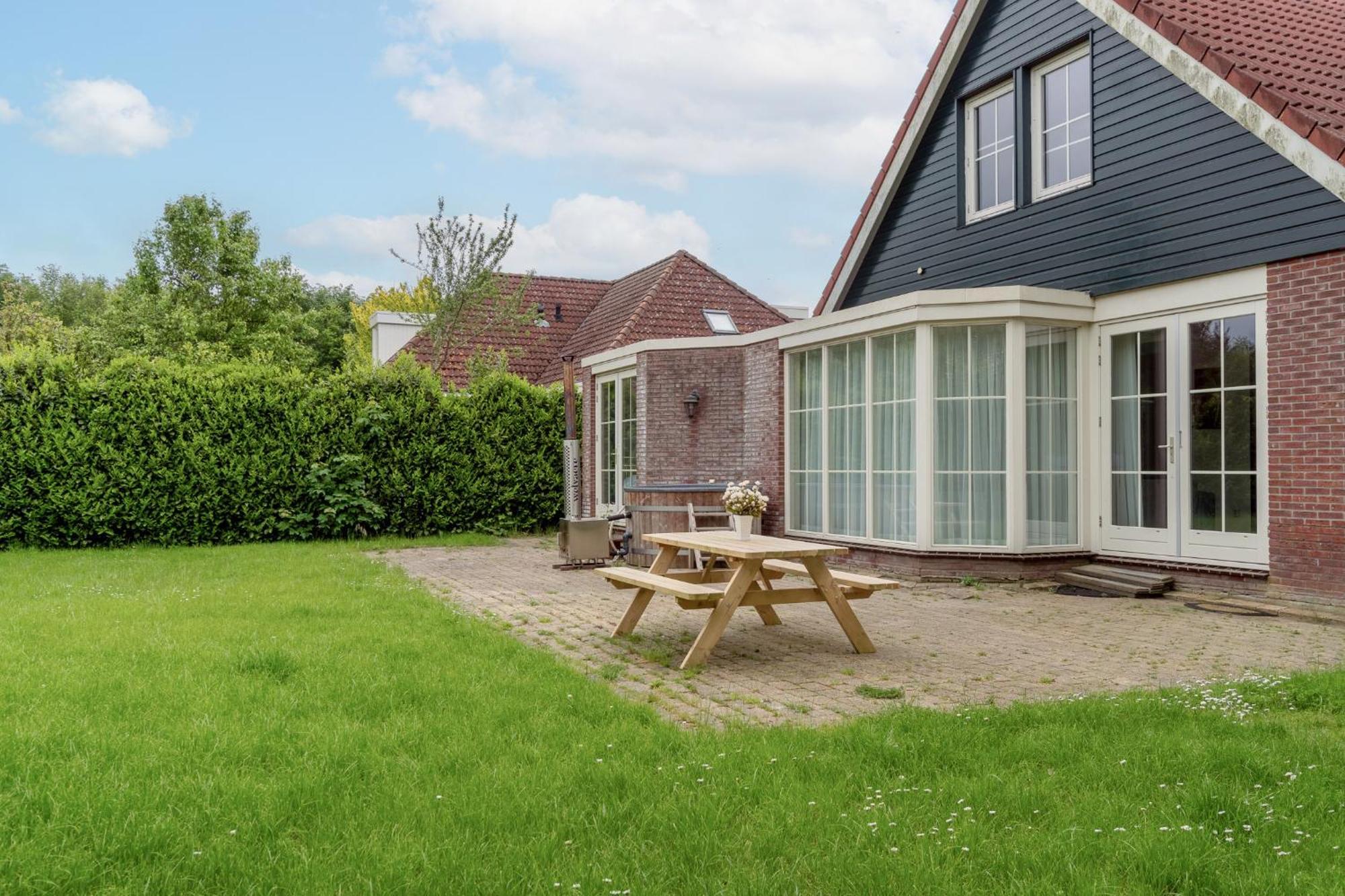 Comfort Villa For 8 People Zeewolde Exterior photo